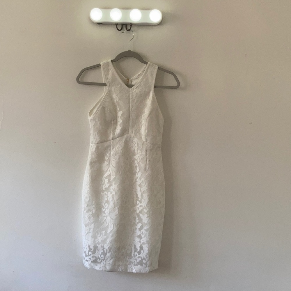 Pink stitch white lace dress